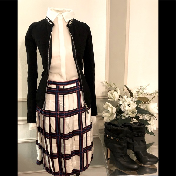 LIKE NEW-Blumarine-Ribbed Cardigan w/Removable Jewel Collar, size Small-Stretchy - Picture 2 of 6